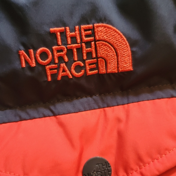 The north face  vest 550 - Picture 2 of 5